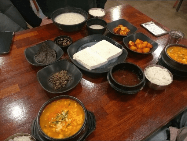강릉 초당할머니순두부 매장 전경