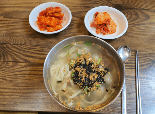 강릉감자옹심이의 옹심이칼국수와 감자송편